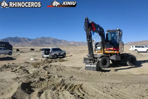 Rhinoceros wheel excavator